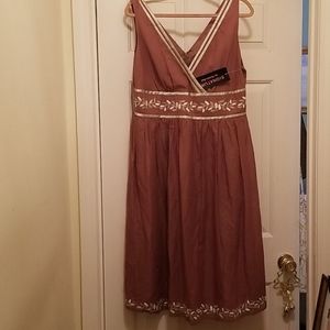 SIGNATURE DRESS BY ROBBIE BEE